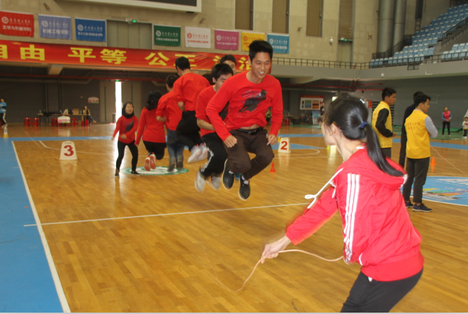 A equipe da OMG participou dos Jogos Divertidos de Songshan Lake (Ecological Garden) 2016